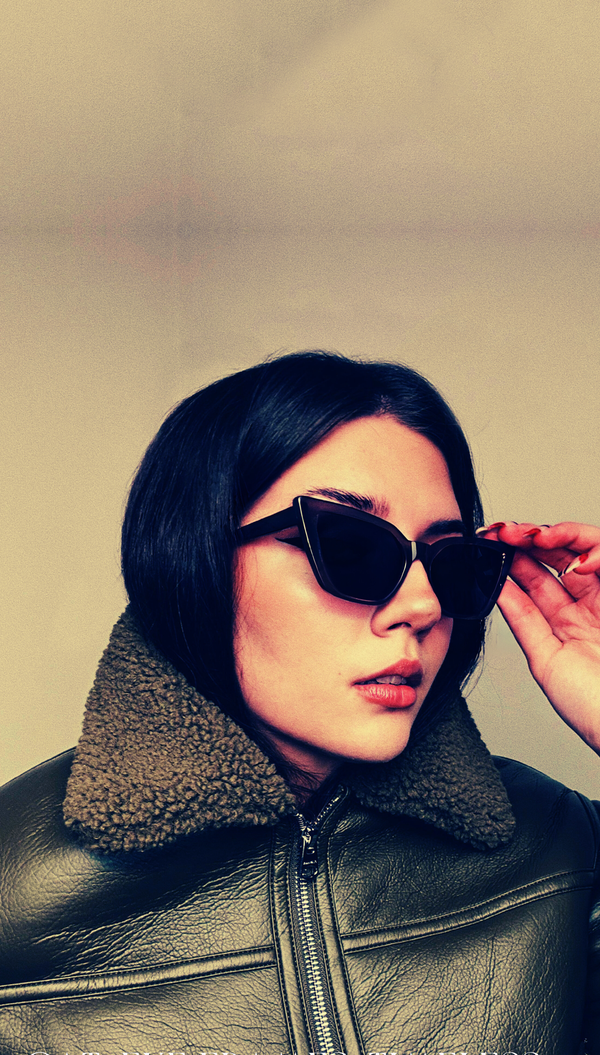 Cat-Eye Frames: Timeless Elegance and Feminine Charm