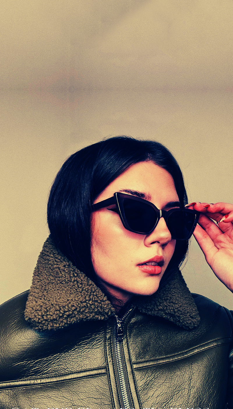 Cat-Eye Frames: Timeless Elegance and Feminine Charm